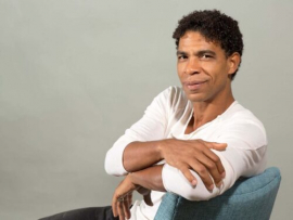 Carlos Acosta, con los pies al cielo y el alma en Cuba