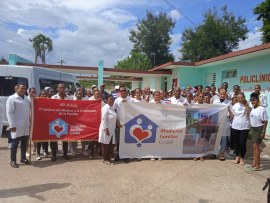 Recibe Santiago de Cuba bandera "40 años del Programa del Médico y la Enfermera de la Familia"