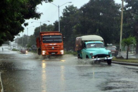 Lluvias dan un respiro en Santiago de Cuba sin dejar de amenazar