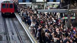 Huelga de conductores paraliza servicio de trenes en Reino Unido