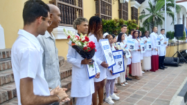 Reconoce Ciencias Médicas a sus mejores graduados